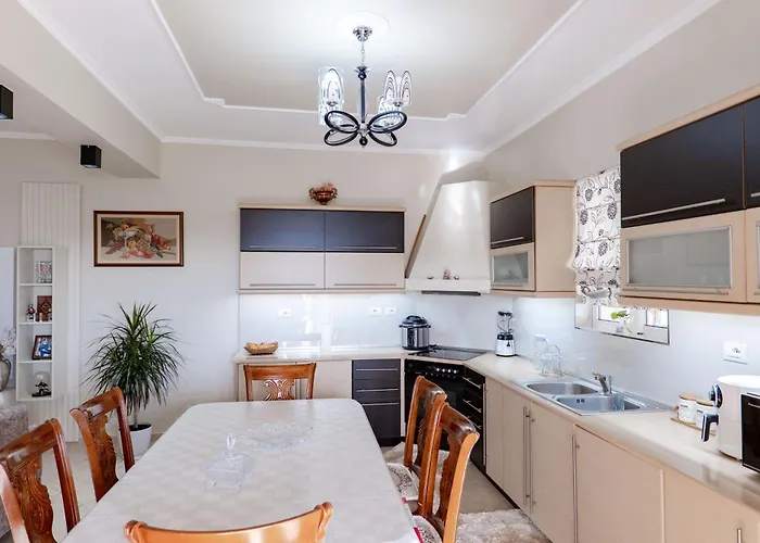 Roan Apartment