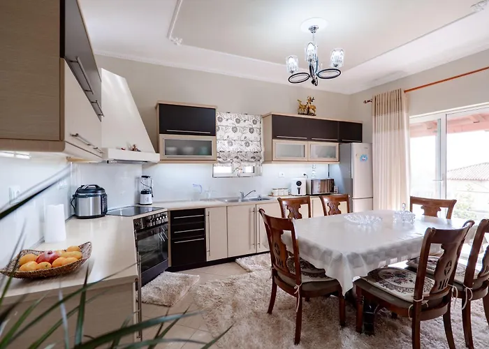 Roan Apartment *