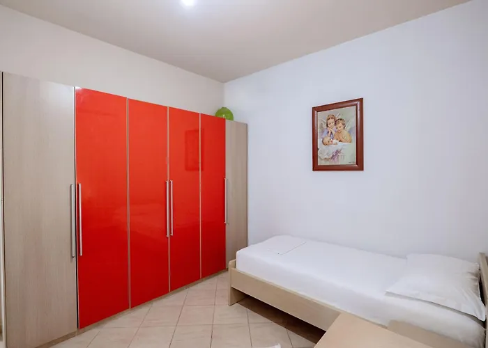 Roan Apartment
