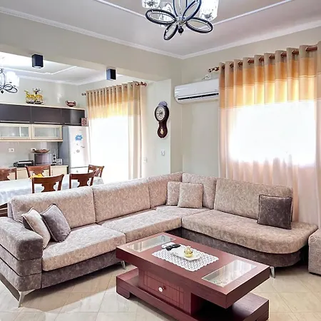 Roan Apartment